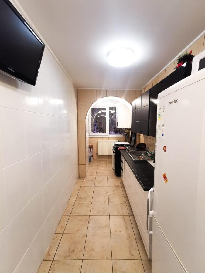 105500 Apartment บุชเตนี ภายนอก รูปภาพ
