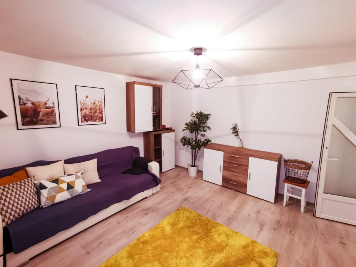 105500 Apartment บุชเตนี ภายนอก รูปภาพ